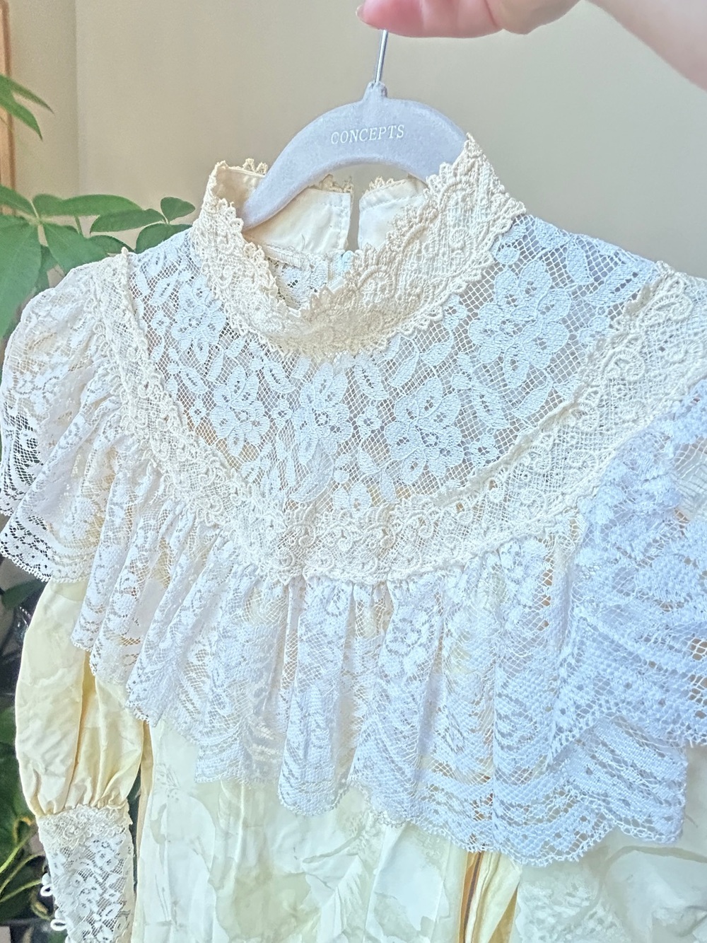 Vintage 70s Princess Kaiulani Hawaii butter yellow lace dress with white lace